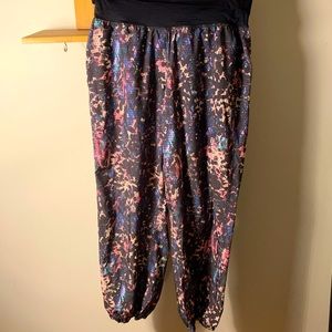 Lululemon Om Pant Floral Sport Black Multi